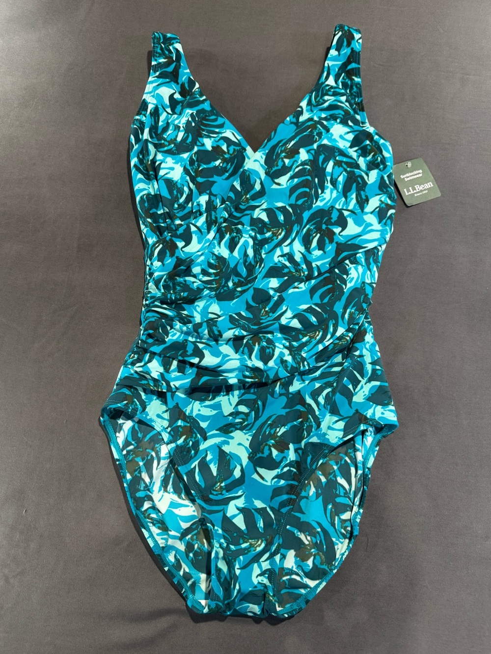 L.L.Bean Women’s UPF 50+ Tropical Leaf Print One Piece Swimsuit NWT Size 10